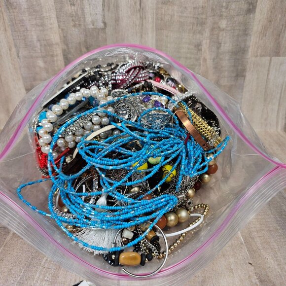 Jewelry Craft Bag 4+ Pounds Some Wearable Necklaces Bracelets Earrings More - Picture 5 of 9